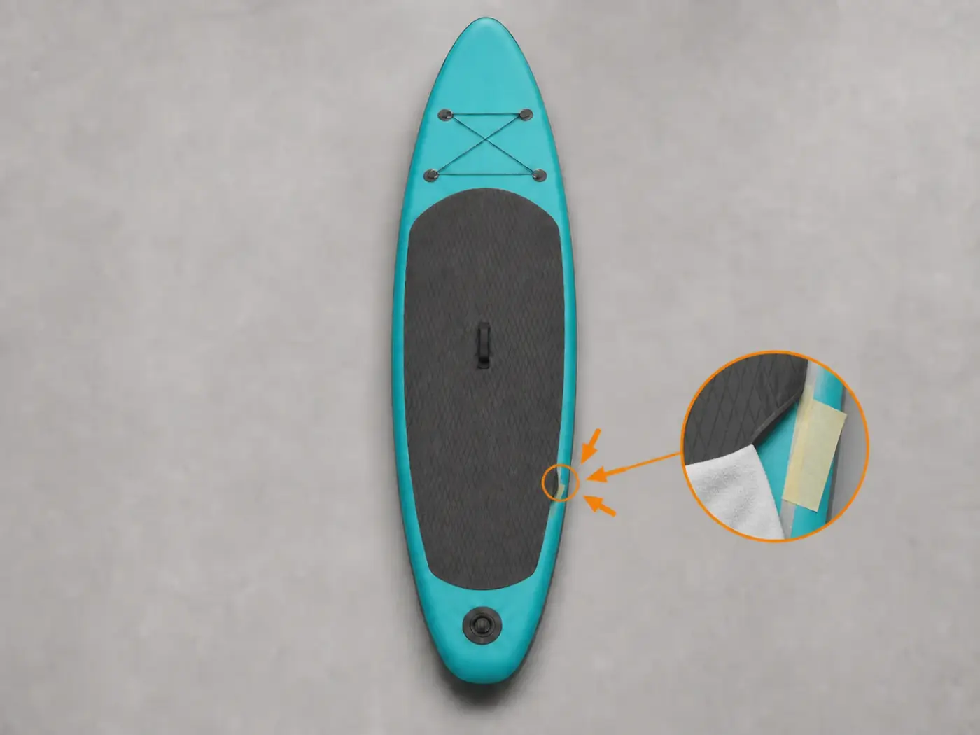 Bereich unter dem Deckpad ist gereinigt und am Umriss abgeklebt, lose Rückstände wurden entfernt